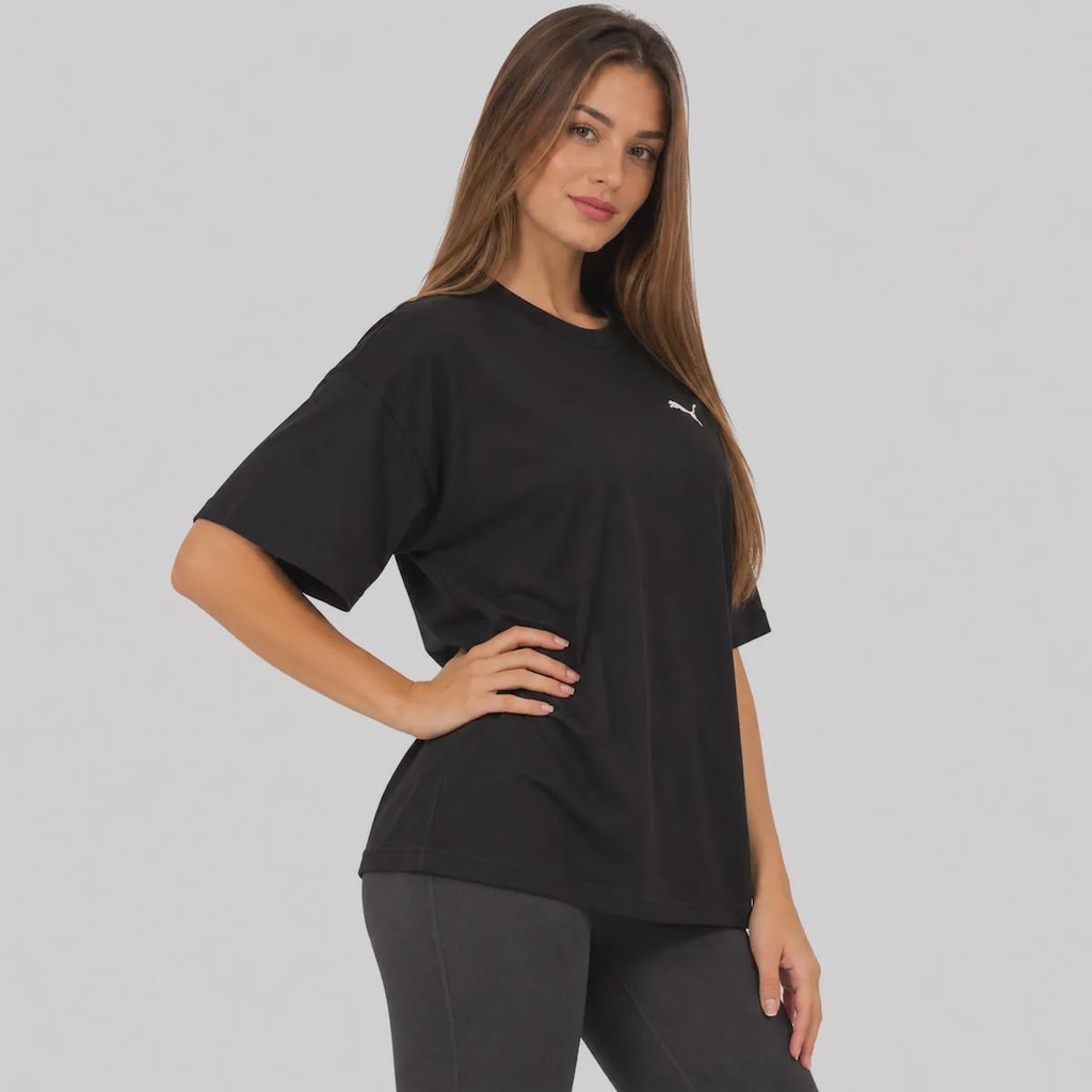 Imagem 2 do produto Camiseta Puma Oversized Wardrobe Ess Feminina