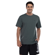 Camiseta Masculina Nike Manga Curta Dri-Fit UV Hyverse