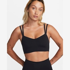 Top Fitness com Bojo Nike Dri-FIT Alate Trace - Feminino