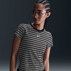 Camiseta Nike Sportswear Chill Knit - Feminina