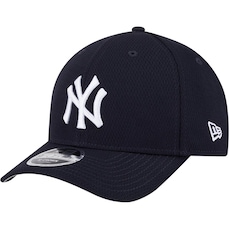Bone New Era 9FORTY M-Crown Clubhouse 2025 New York Yankees Masculino MBP25BON507