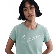 Camiseta Nike Sportswear Club Feminina