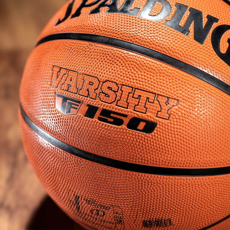 Bola de Basquete Spalding Varsity Tf 150 em Promoção Centauro