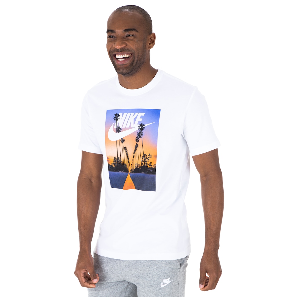 Camiseta Nike Tee Sunset Palm - Masculina - Foto 1