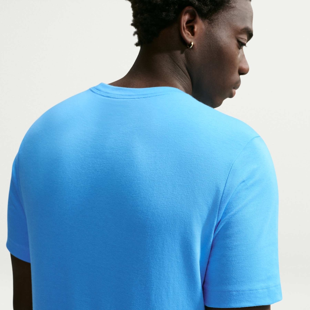 Imagem 3 do produto Camiseta Básica Nike Club Logo Pequeno Masculina