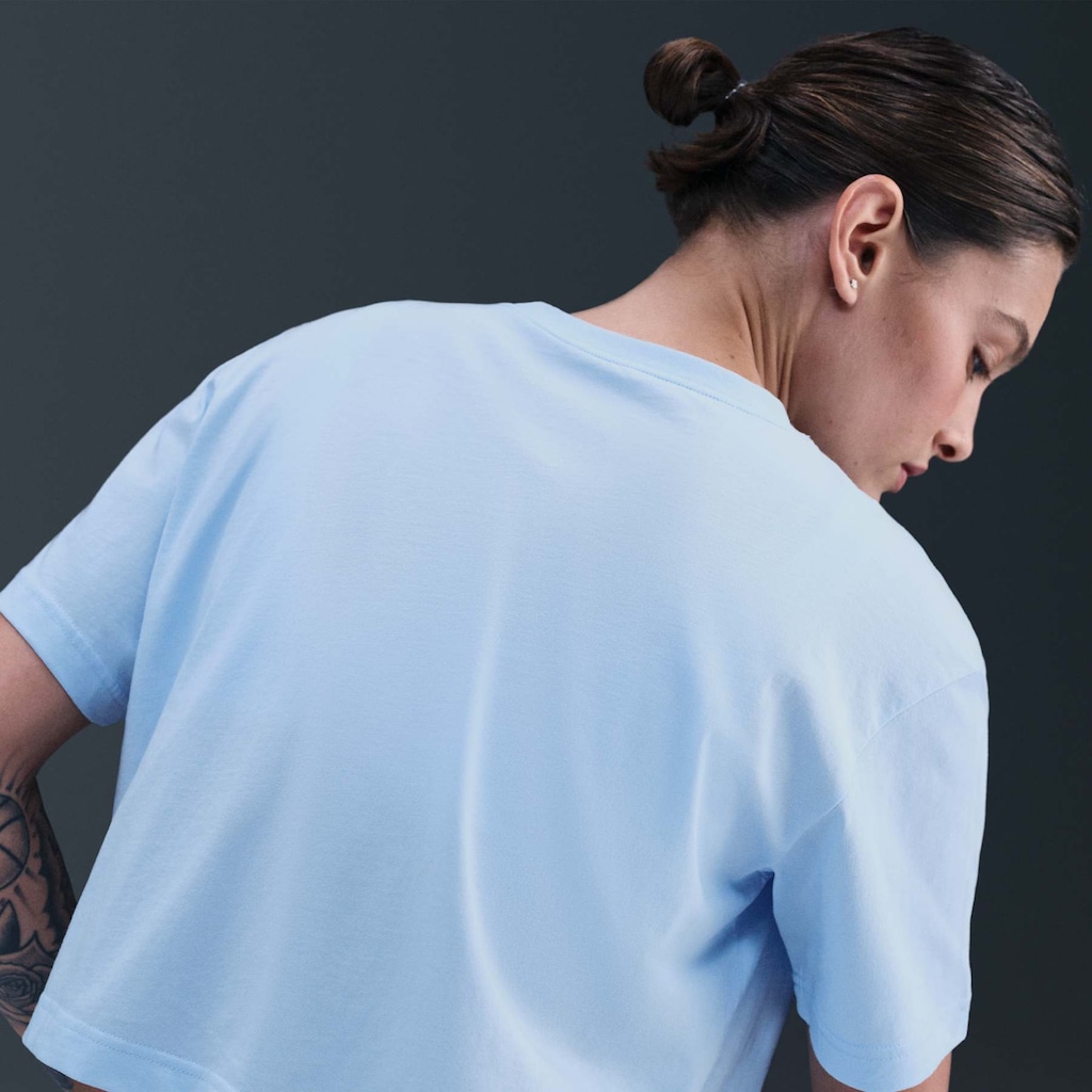 Imagem 3 do produto Blusa Cropped Nike Tee Sportswear Essential - Feminina