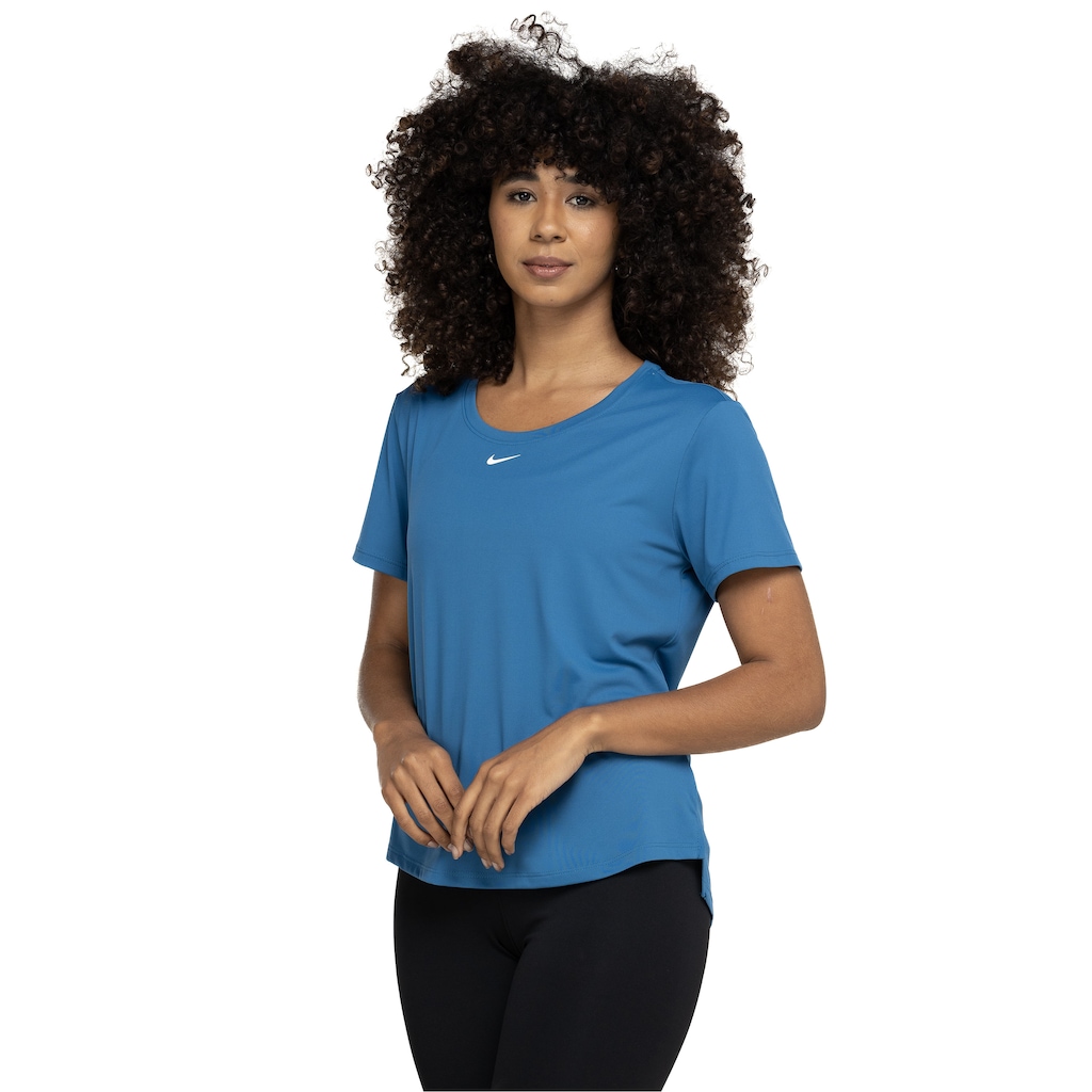 Camiseta Nike Manga Curta Dri-Fit One SS STD - Feminina
