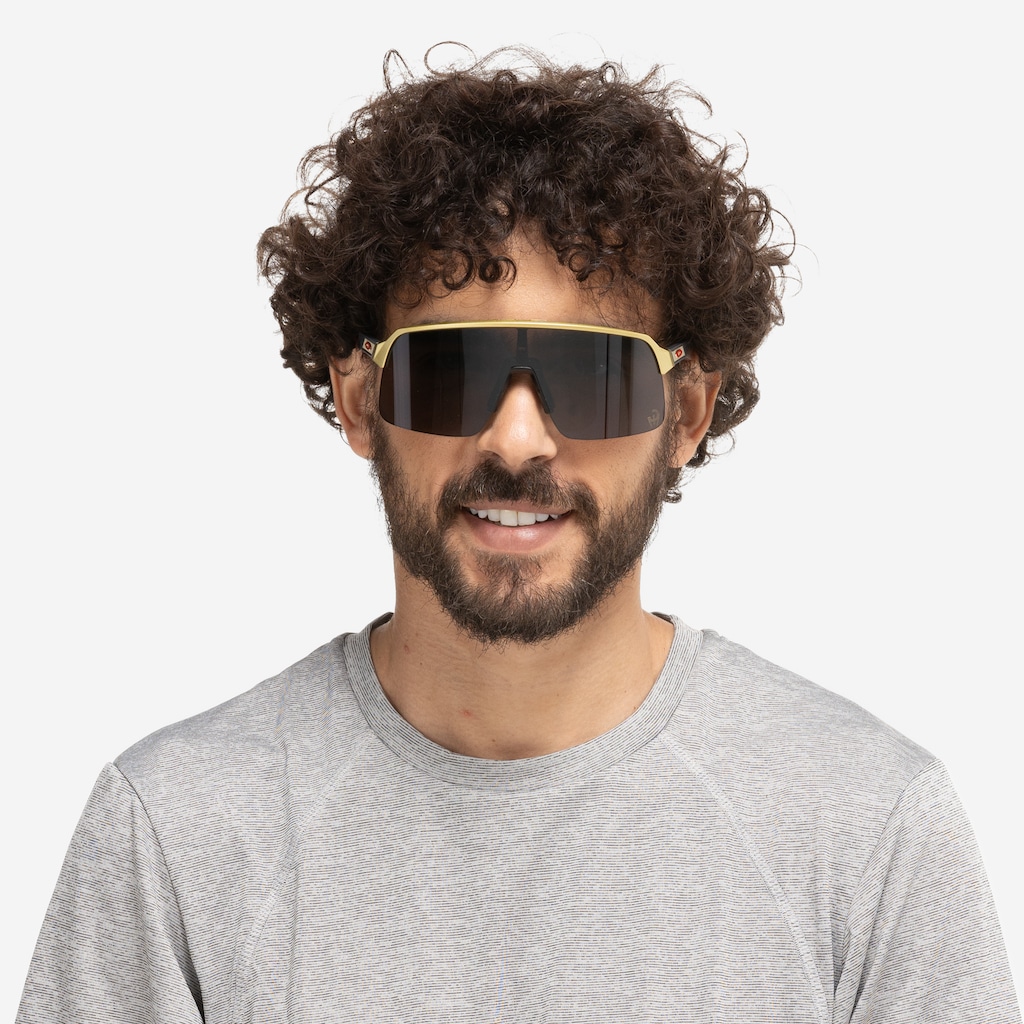 Imagem 2 do produto Óculos de Sol Oakley Sutro Lite Carbon 24K Prizm - Unissex