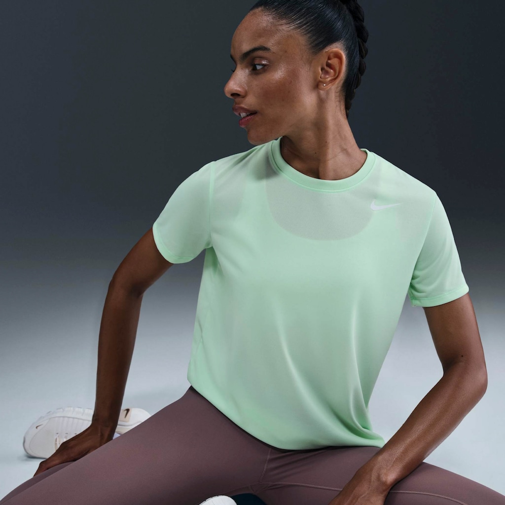 Imagem 4 do produto Camiseta Nike Training Dri-FIT - Feminina