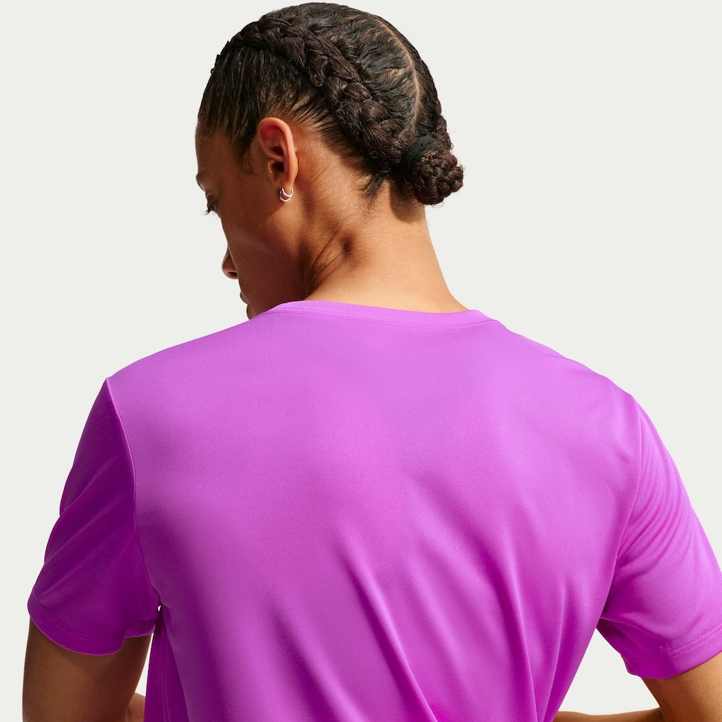 Camiseta Nike Training Dri-FIT - Feminina - Foto 2