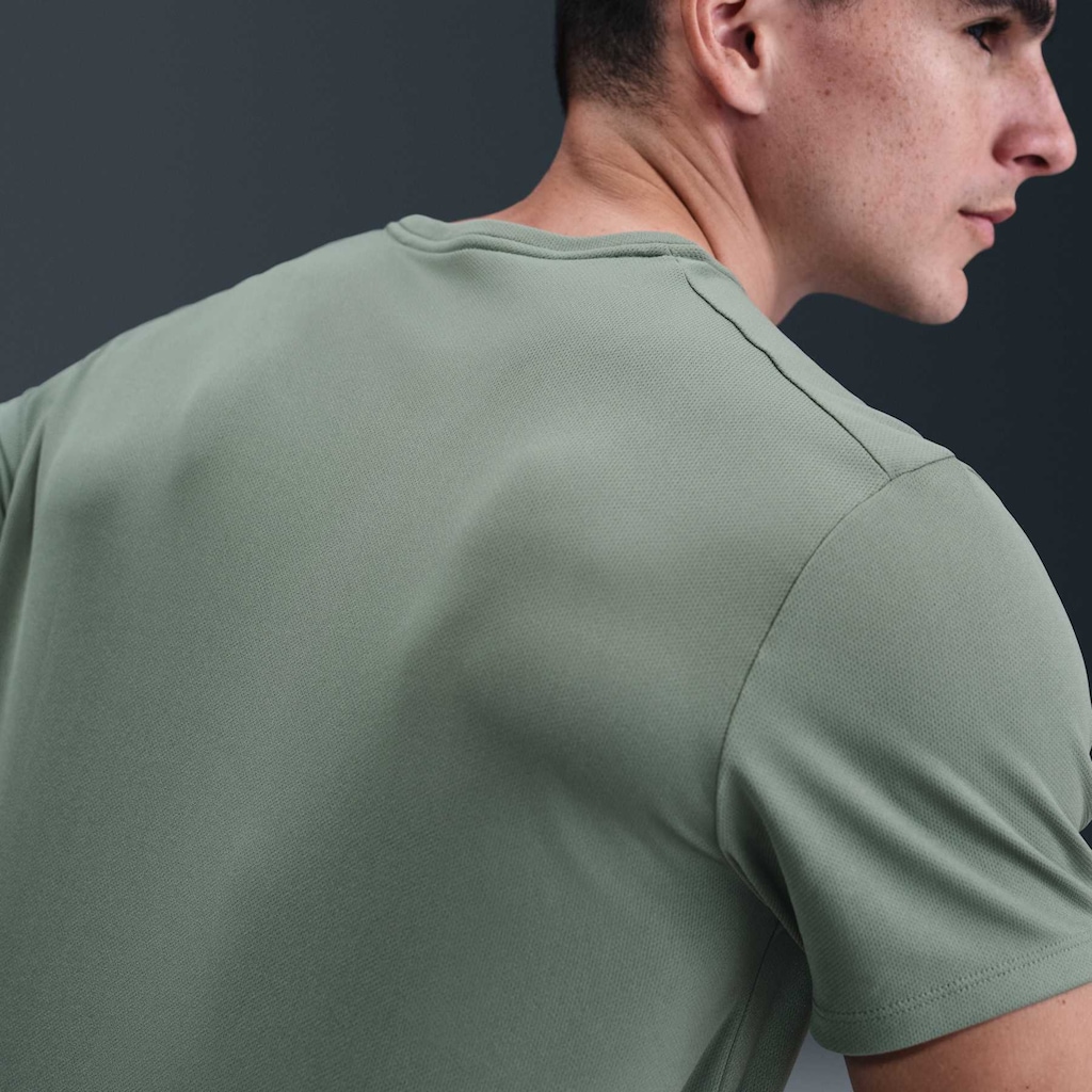 Imagem 3 do produto Camiseta Masculina Nike Manga Curta com Proteção UV Miler
