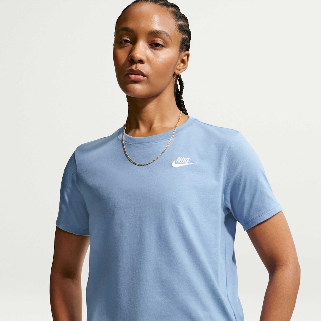 Camiseta Feminina Nike Manga Curta Sportswear Club