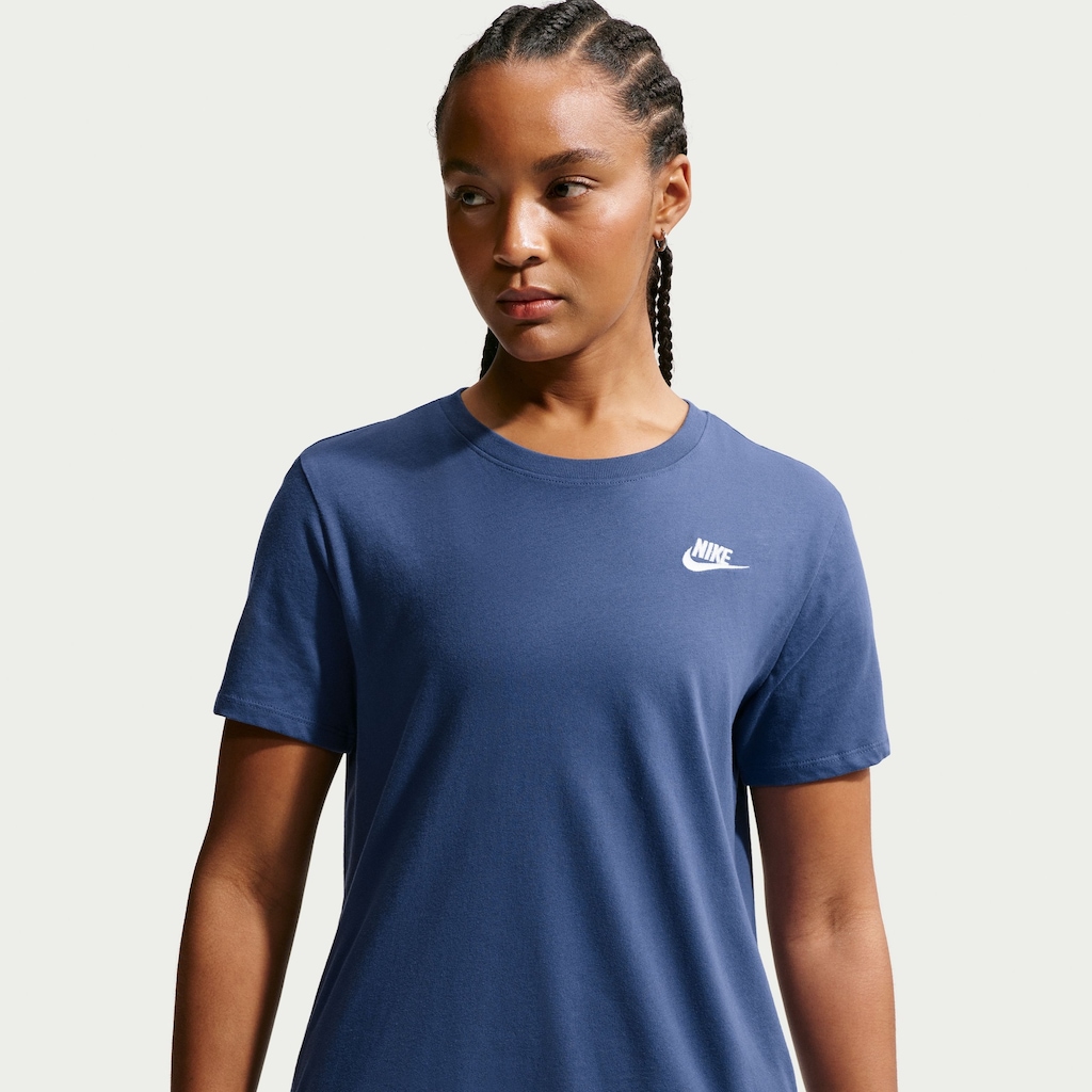 Camiseta Feminina Nike Manga Curta Sportswear Club