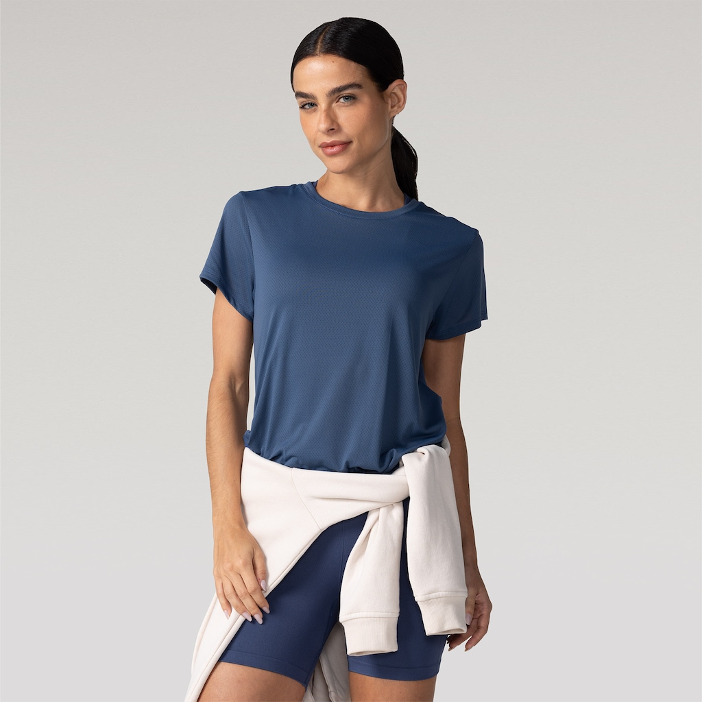 Camiseta Oxer Feminina Alongada Abertura Lateral
