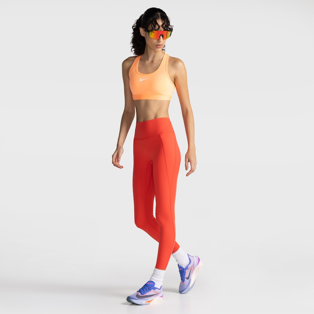 Imagem 4 do produto Top Fitness com Bojo Nike Média Sustentação Swoosh Sport