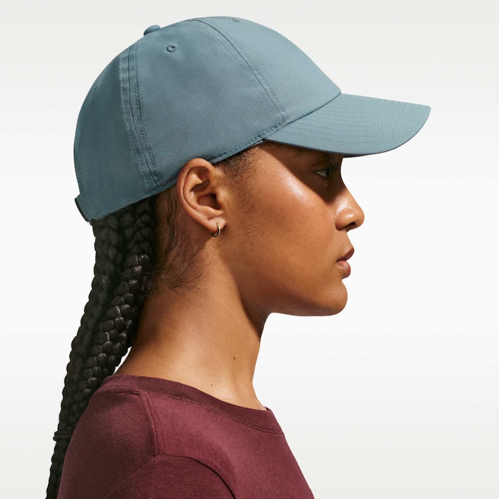 Imagem 2 do produto Boné Aba Curva Nike Strapback Dri-Fit Club Adulto