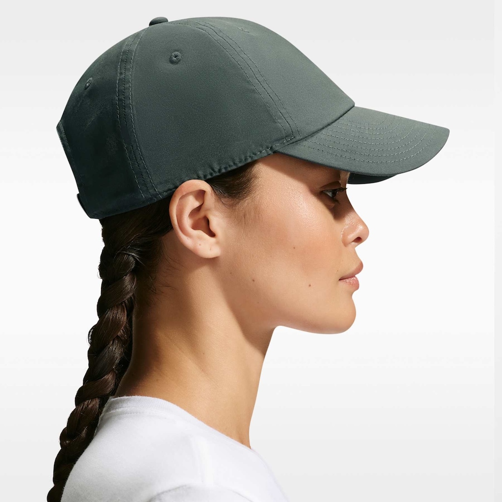 Imagem 2 do produto Boné Aba Curva Nike Strapback Dri-Fit Club Adulto