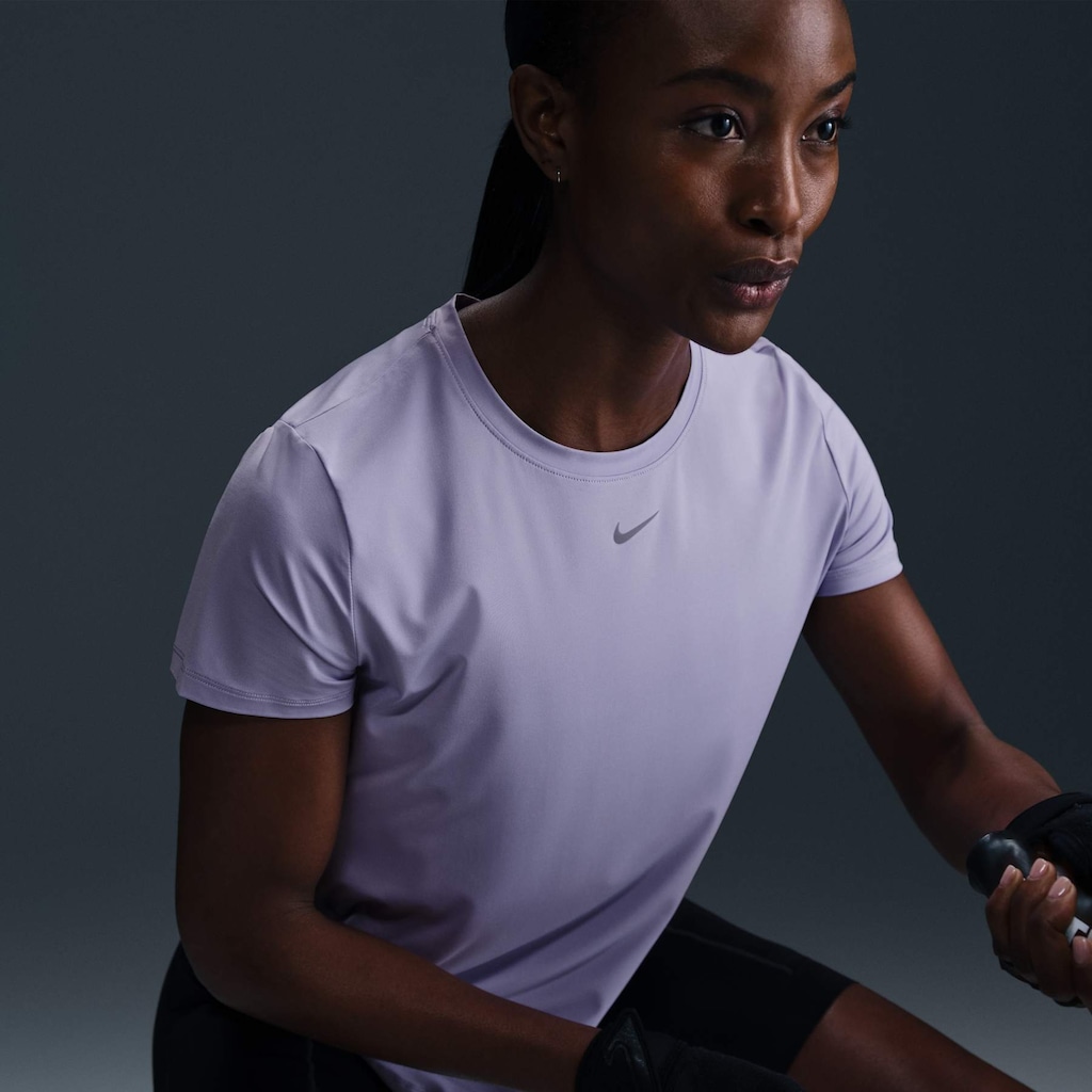 Imagem 4 do produto Camiseta Feminina Nike Manga Curta Dri-fit One Classic