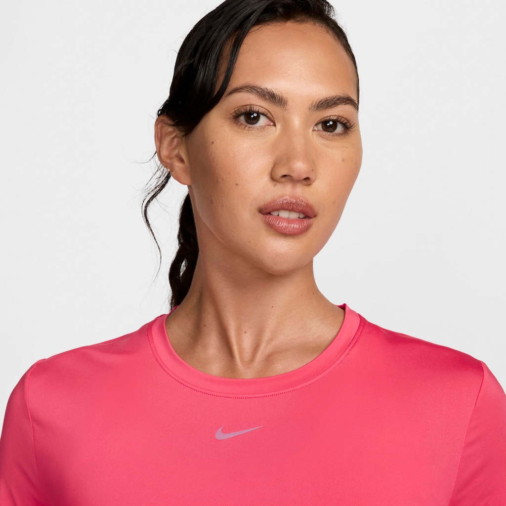 Imagem 4 do produto Camiseta Feminina Nike Manga Curta Dri-fit One Classic
