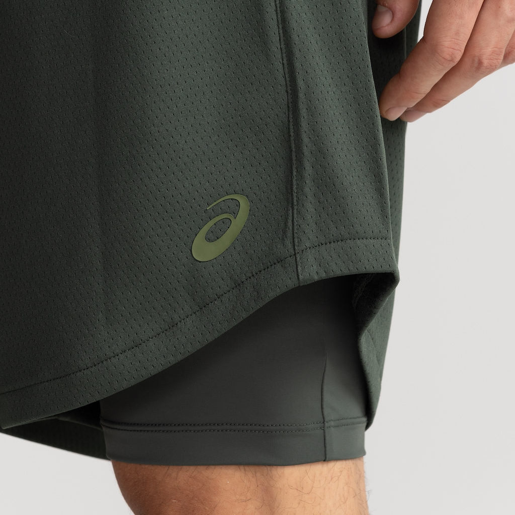 Imagem 4 do produto Bermuda Masculina ASICS Malha 2 em 1 Elástico Logo