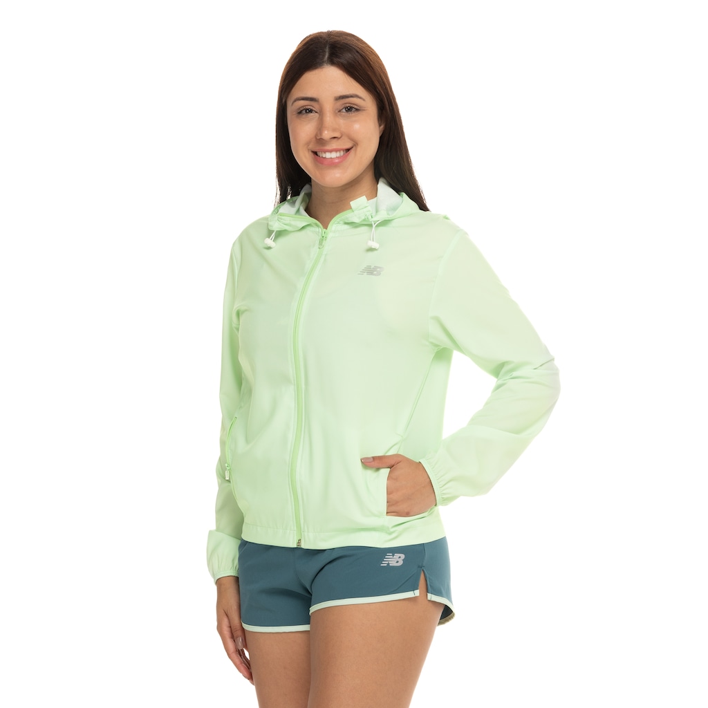 Jaqueta Feminina Corta-Vento Sport Essentials New Balance