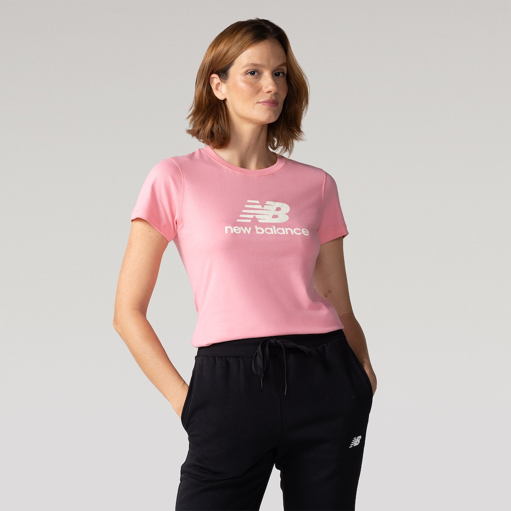 Camiseta New Balance Manga Curta Essentials Feminina