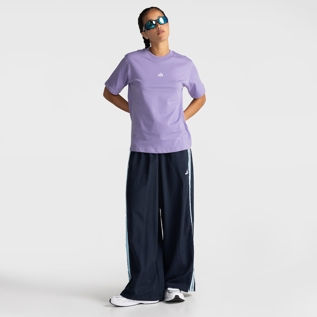 Imagem 3 do produto Camiseta adidas Manga Curta Small Logo Feminina