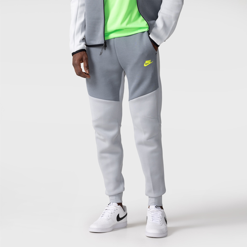 Calça Jogger Nike Sportswear Tech Fleece Masculina