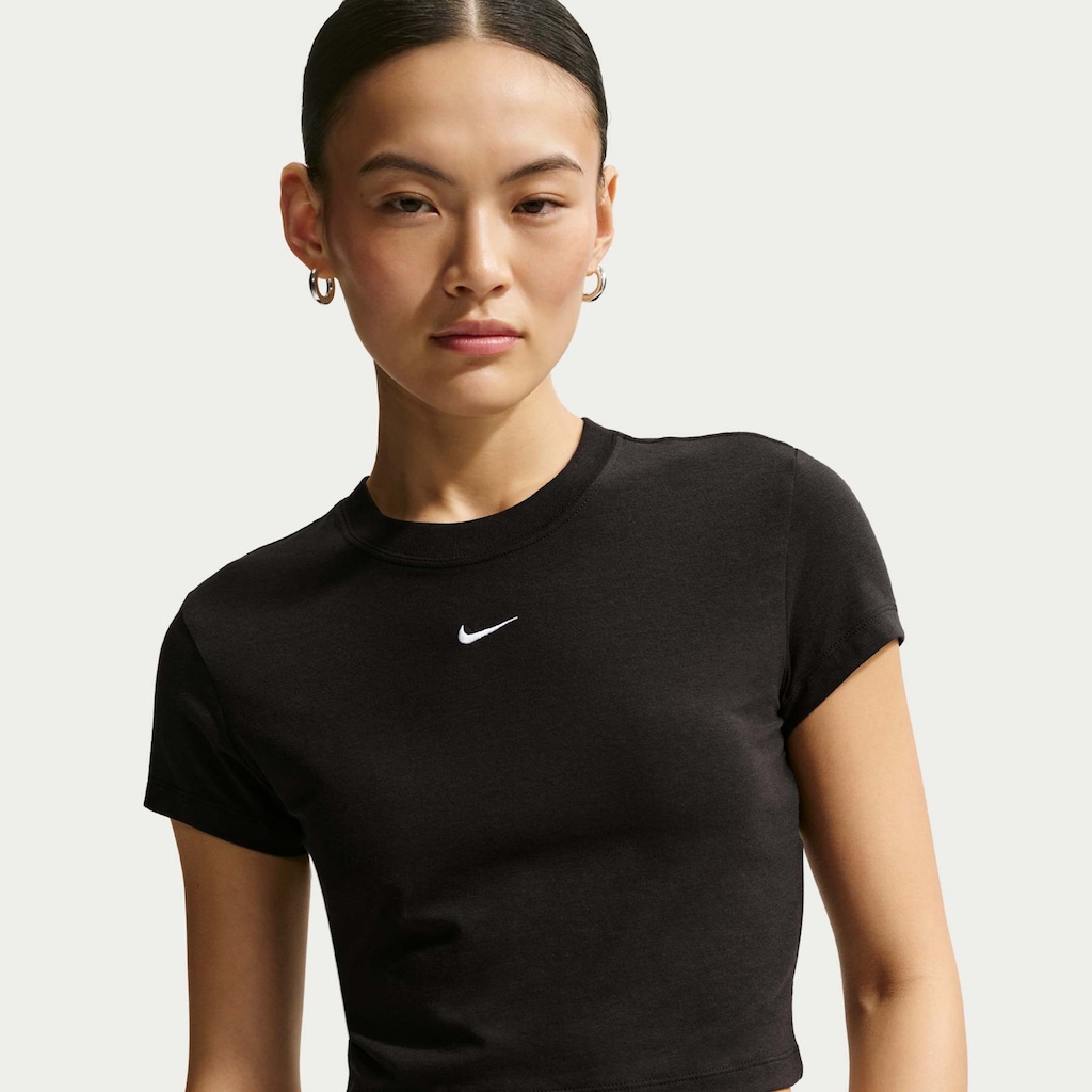 Camiseta Nike Sportswear Chill Knit Feminina