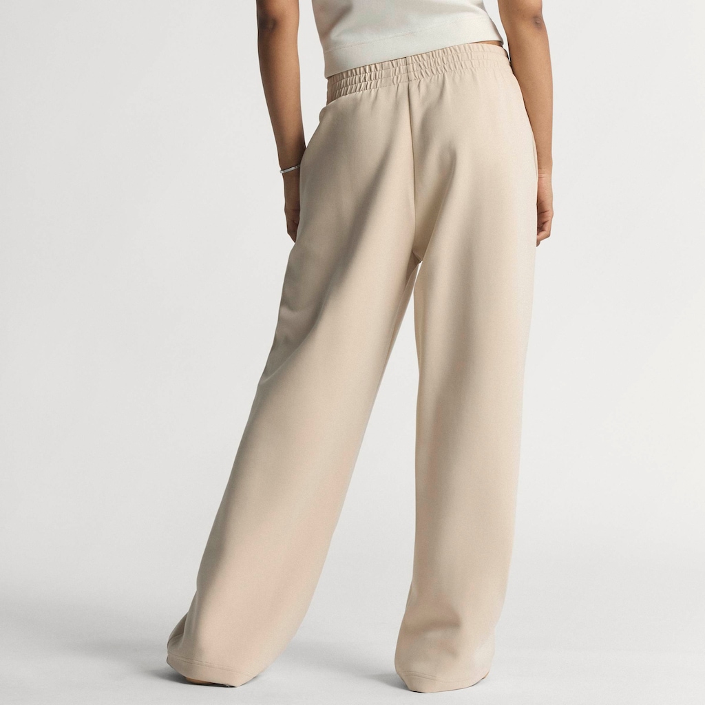 Imagem 4 do produto Calça adidas de Modelagem Reta Soft Lux - Feminina