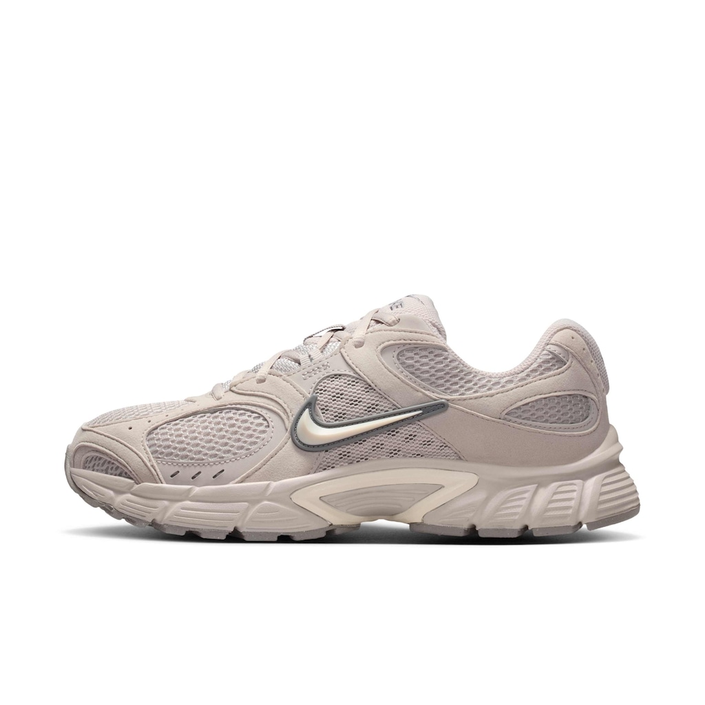 Imagem 2 do produto Tênis Feminino Nike V5 RNR