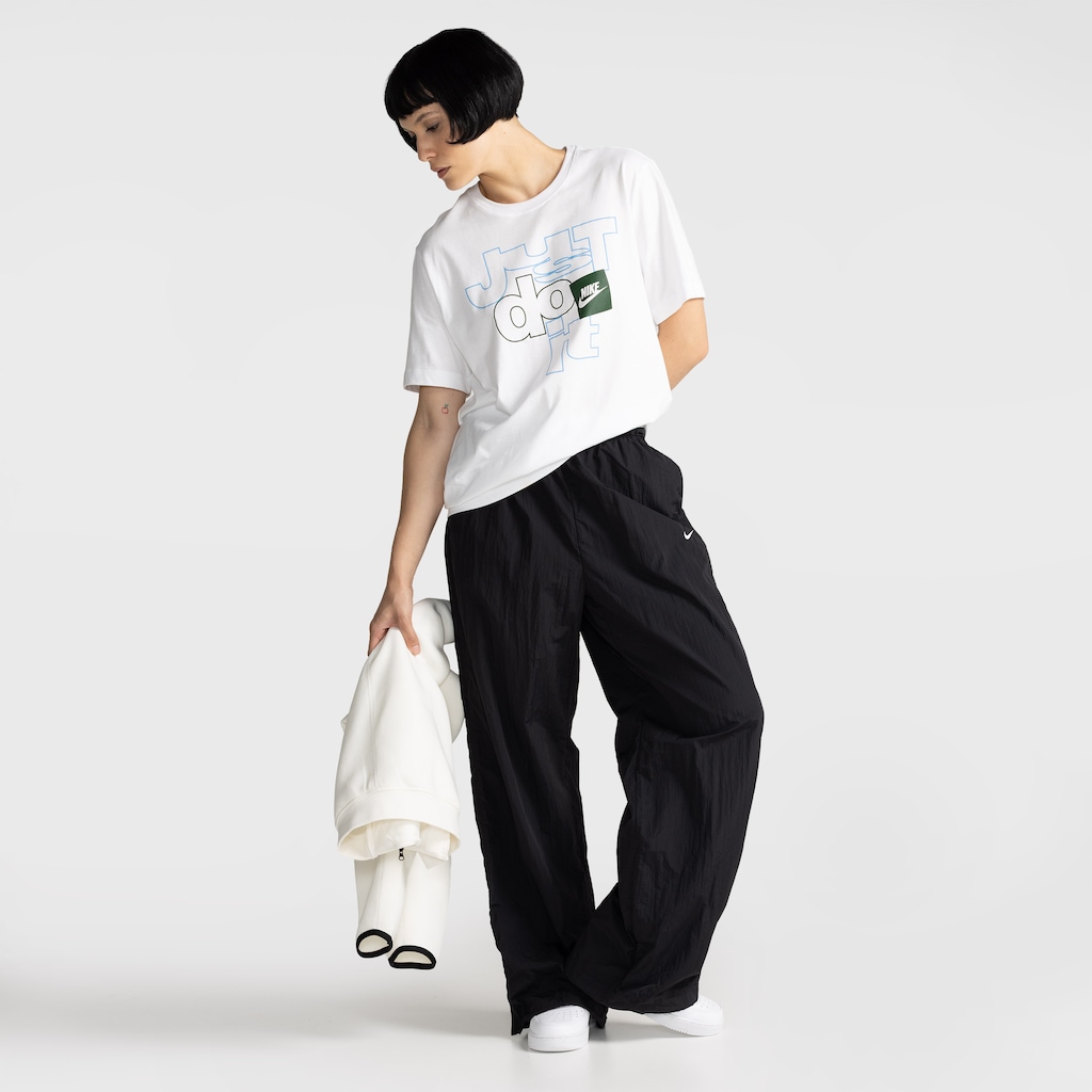 Imagem 4 do produto Camiseta Nike Unissex NSW Standard Club J.