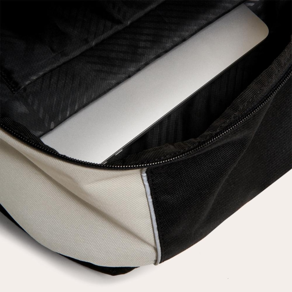 Imagem 4 do produto Mochila Oakley Enduro 3.0 - 20 Litros