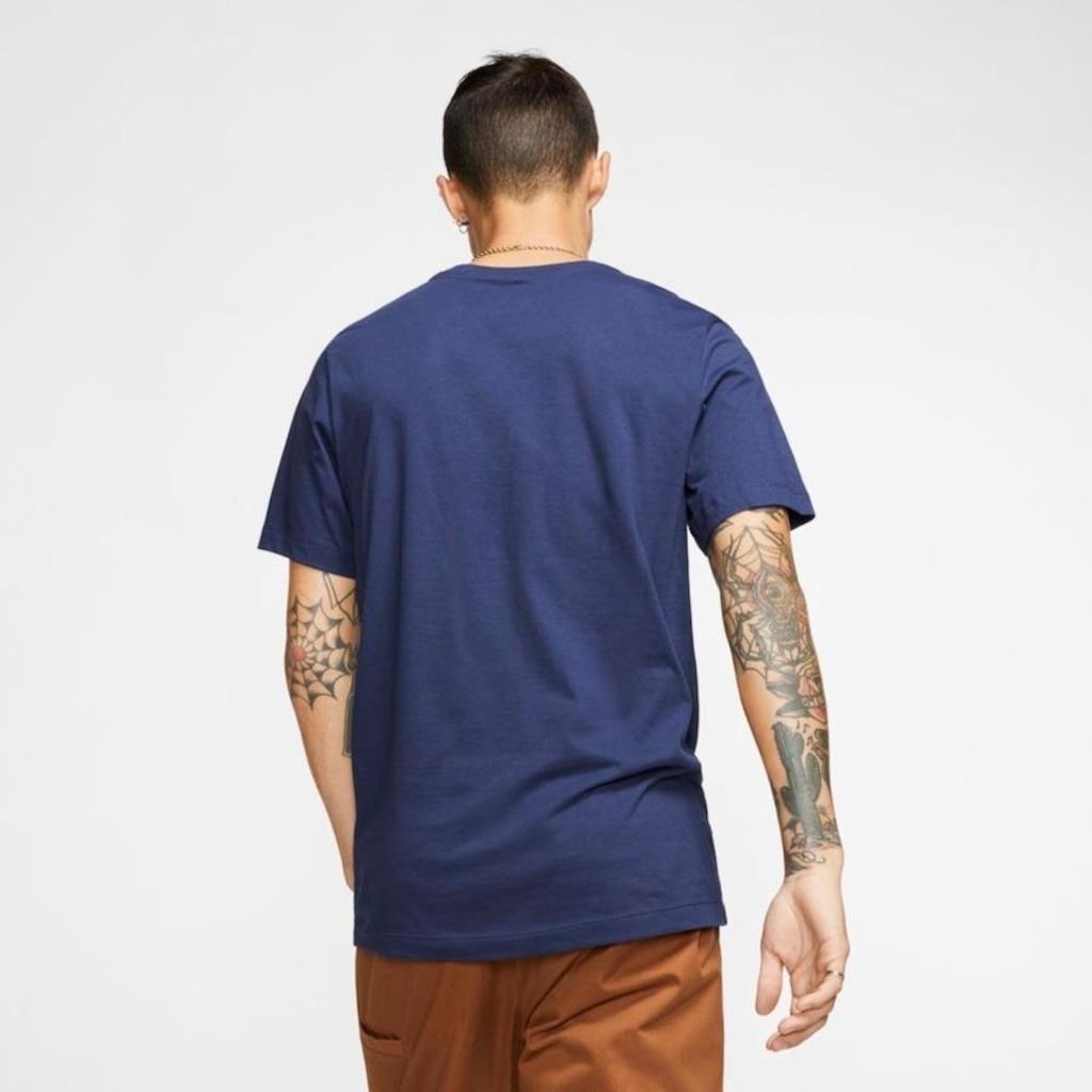 Imagem 2 do produto Camiseta Nike Sportswear Club - Masculina