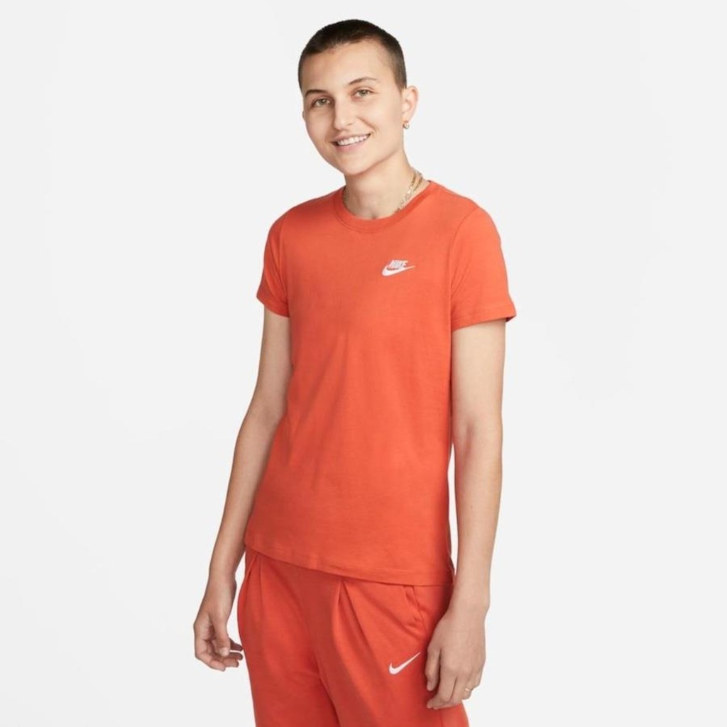 Camiseta Nike Sportswear Asbury - Feminina - Foto 1
