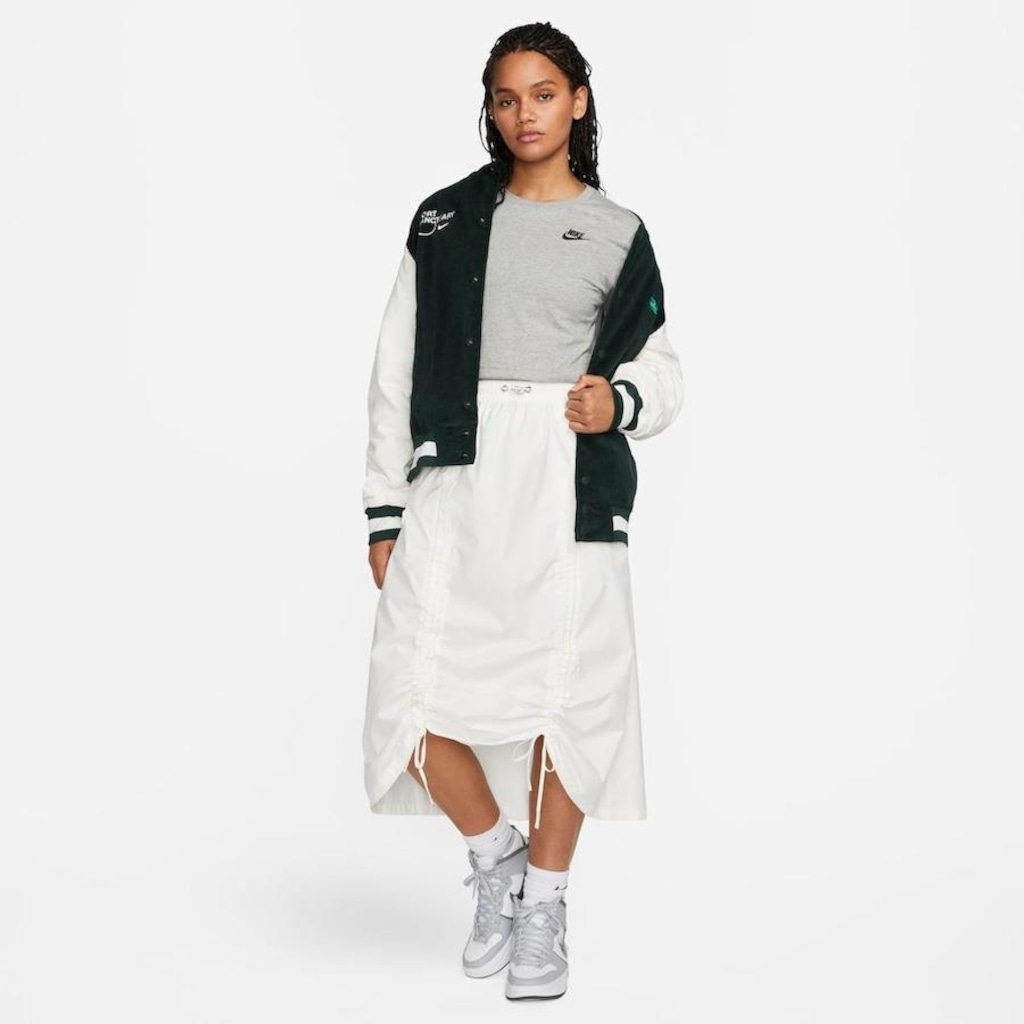 Imagem 5 do produto Camiseta Nike Sportswear Club Essentials - Feminina
