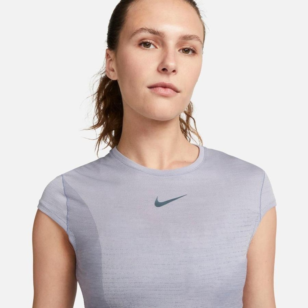 Imagem 3 do produto Camiseta Nike Dri-FIT Run Division - Feminina