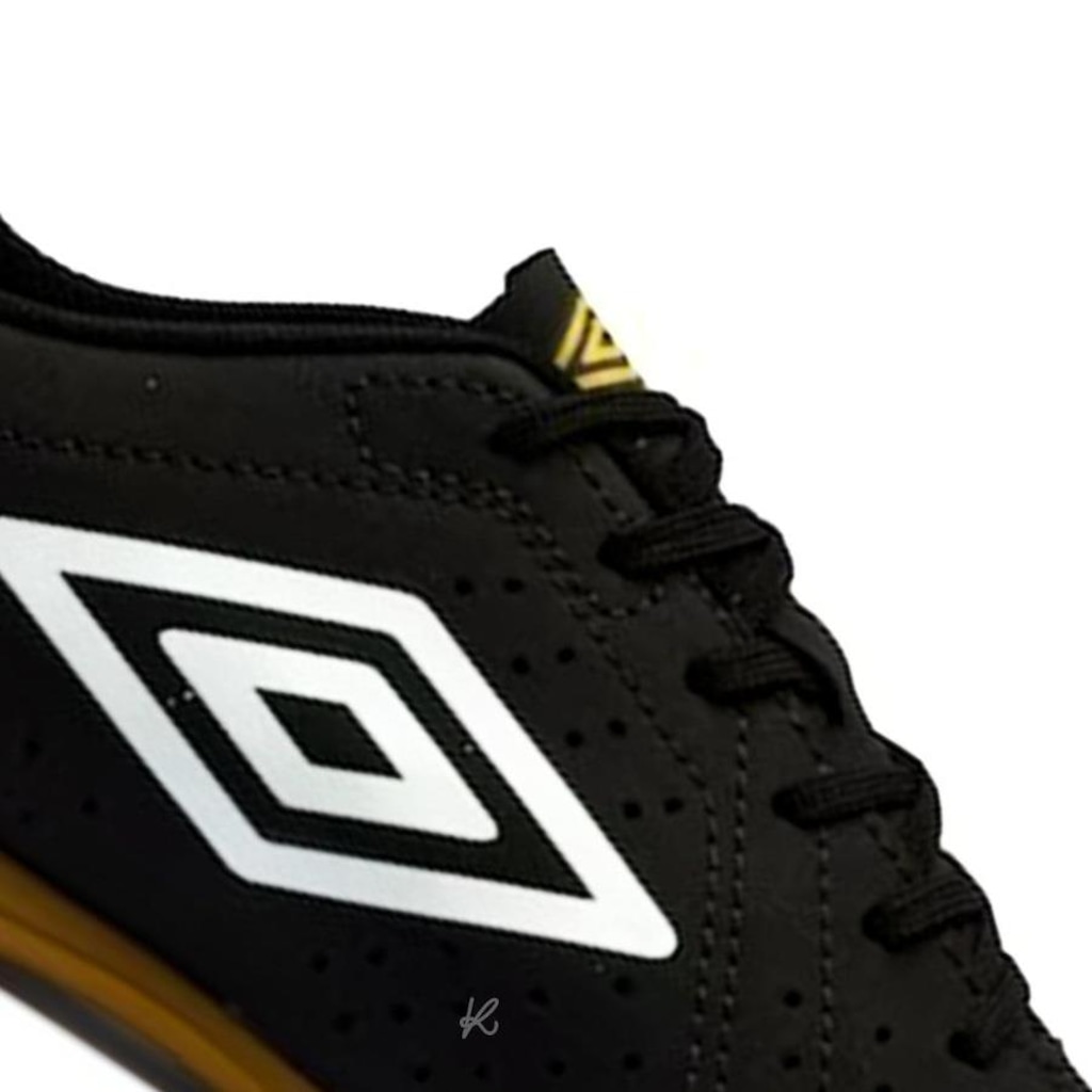 Imagem 3 do produto Kit Chuteira Futsal Umbro Neo Striker + Meias - Adulto