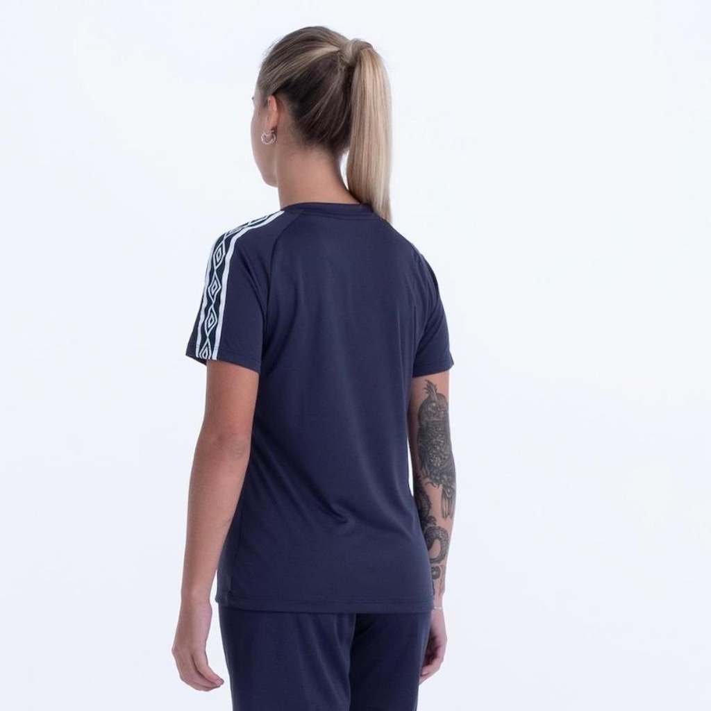 Imagem 4 do produto Camisa Umbro Traditional Tape - Feminina