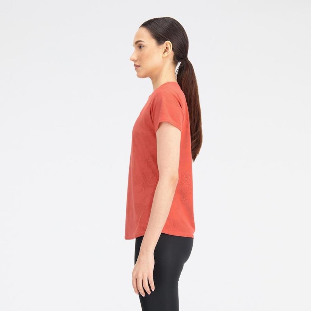 Imagem 2 do produto Camiseta New Balance Q Speed Jacquard - Feminina