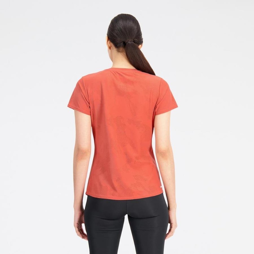 Imagem 3 do produto Camiseta New Balance Q Speed Jacquard - Feminina