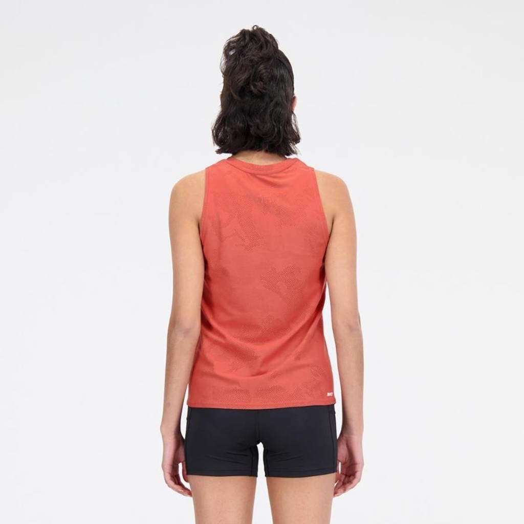 Camiseta Regata New Balance Q Speed Jacquard - Feminina - Foto 4