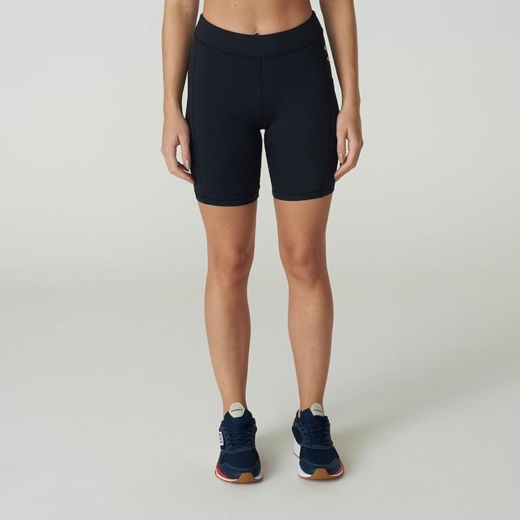 Bermuda Umbro Essential - Feminina