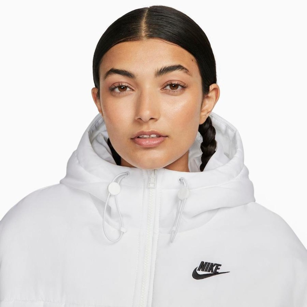 Jaqueta com Capuz Nike Sportswear Classic Puffer - Feminina - Foto 3