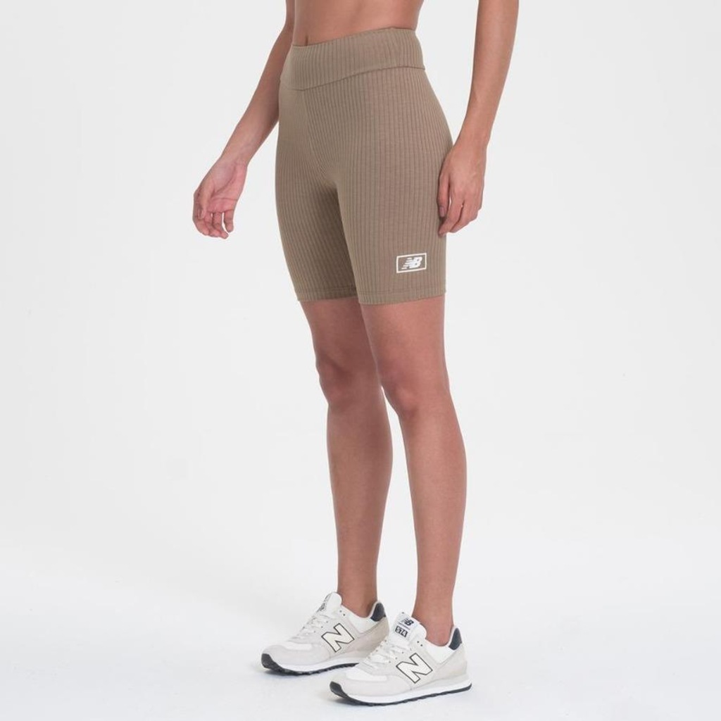 Imagem 2 do produto Bermuda New Balance Essentials Biker - Feminina