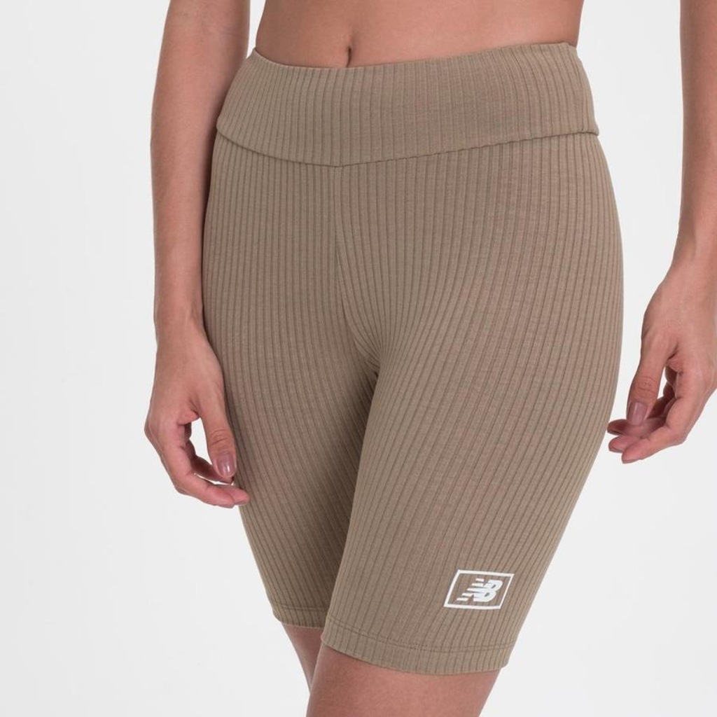 Imagem 4 do produto Bermuda New Balance Essentials Biker - Feminina