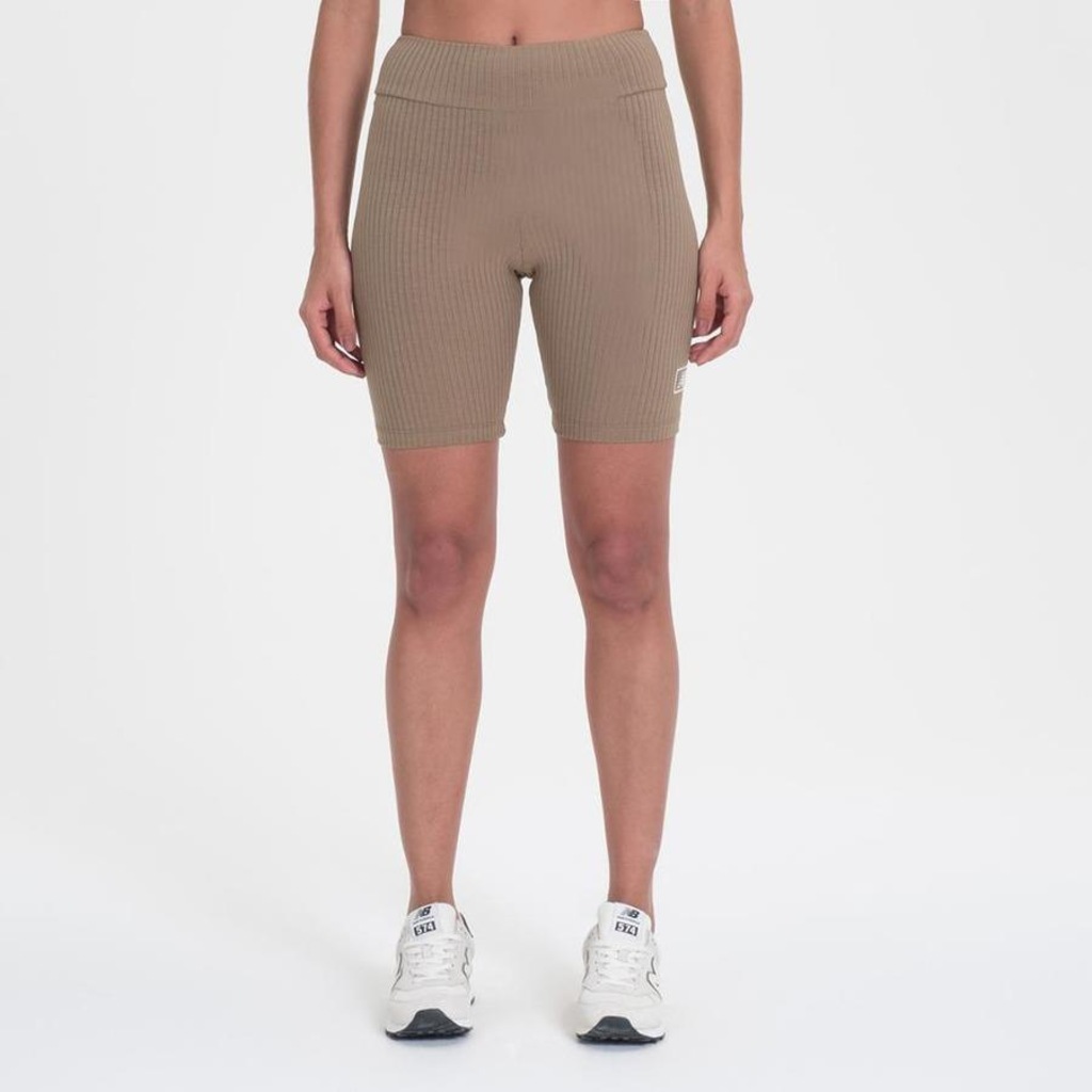 Bermuda New Balance Essentials Biker - Feminina