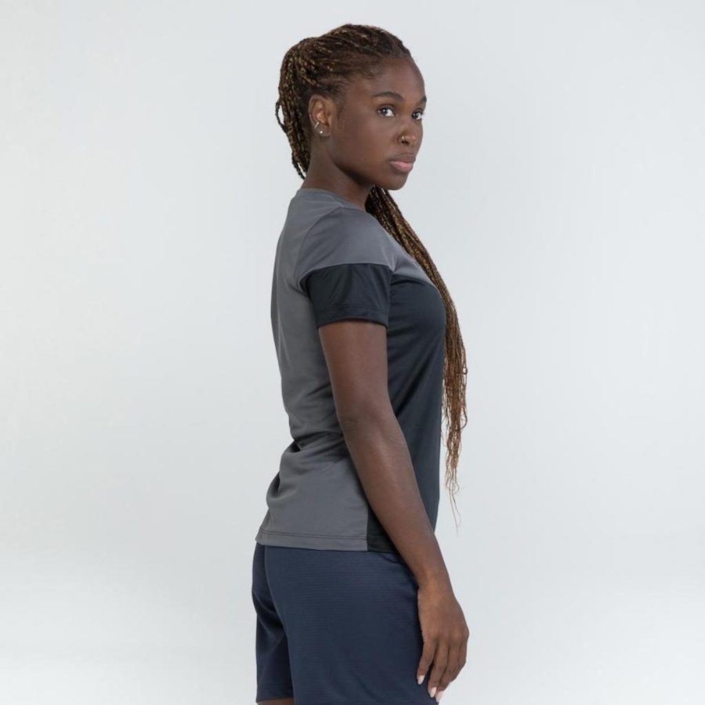 Imagem 4 do produto Camiseta Umbro Stadion - Feminina