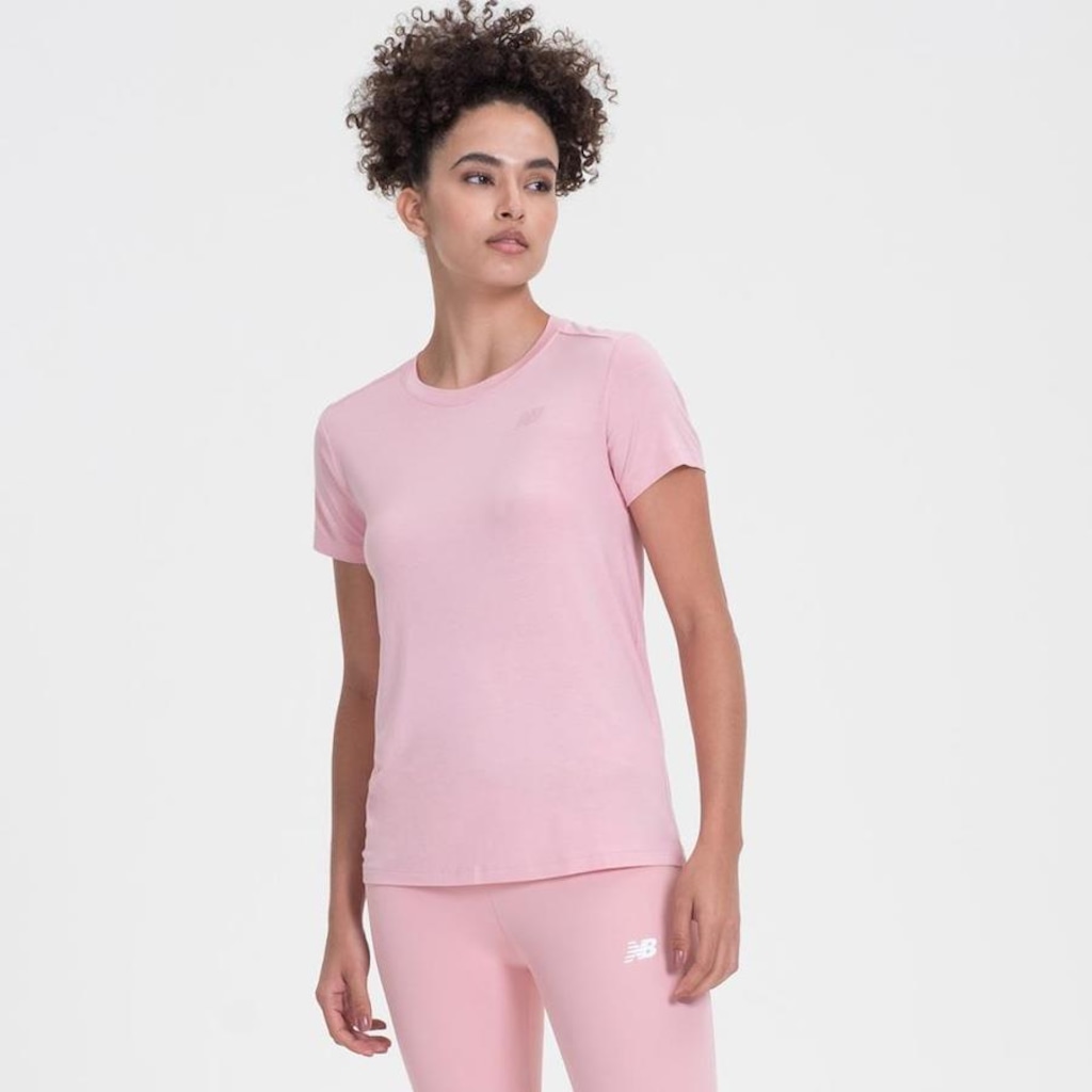 Imagem 2 do produto Camiseta New Balance Relentless Logo - Feminina