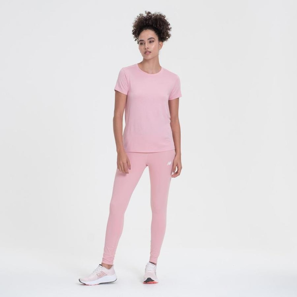 Imagem 4 do produto Camiseta New Balance Relentless Logo - Feminina